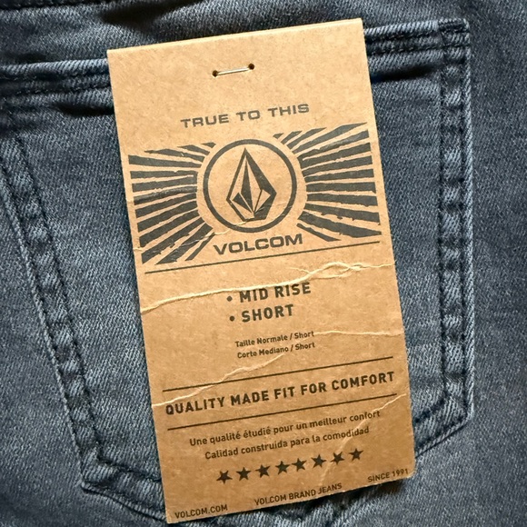 Mid Rise shorts - Picture 3 of 5